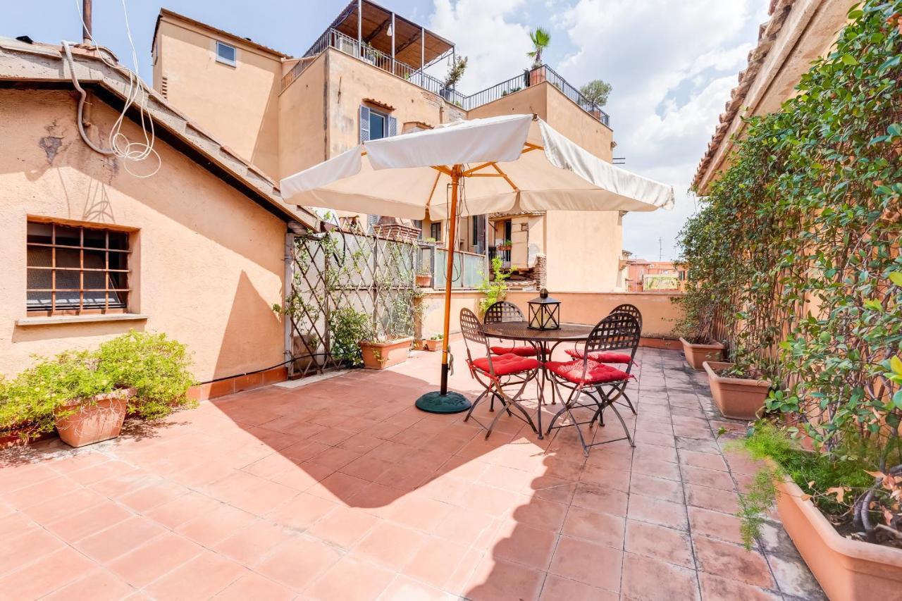 Romantic House With Terrace Exteriör bild